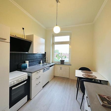 2 Schlafzimmer Waschenspuelmaschine Duisburg Dış mekan fotoğraf