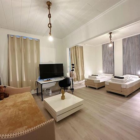 2 Schlafzimmer Waschenspuelmaschine Duisburg Dış mekan fotoğraf