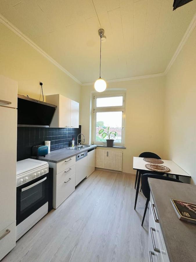 2 Schlafzimmer Waschenspuelmaschine Duisburg Dış mekan fotoğraf