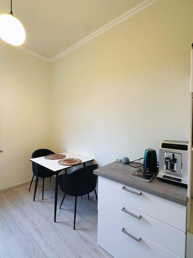 2 Schlafzimmer Waschenspuelmaschine Duisburg Dış mekan fotoğraf