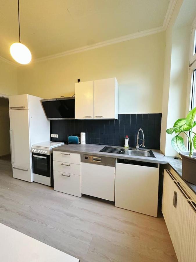 2 Schlafzimmer Waschenspuelmaschine Duisburg Dış mekan fotoğraf