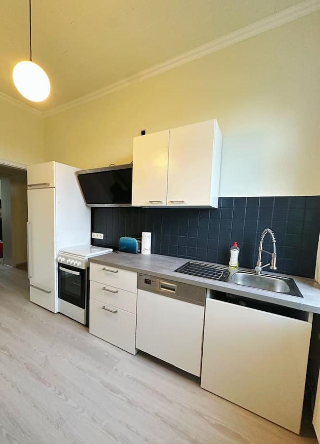2 Schlafzimmer Waschenspuelmaschine Duisburg Dış mekan fotoğraf